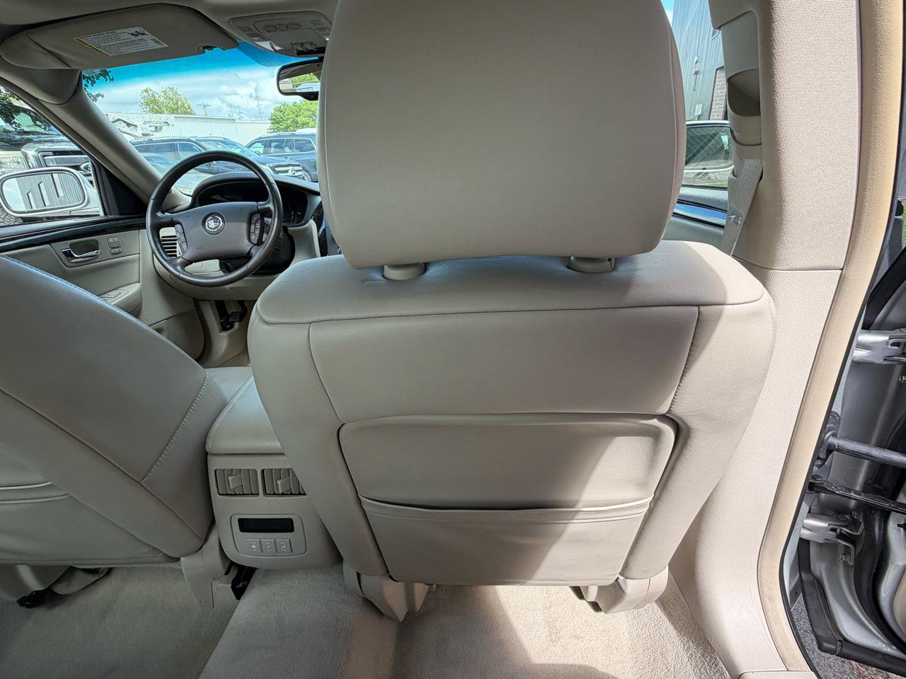 Used 2010 Cadillac DTS Luxury FWD image 30