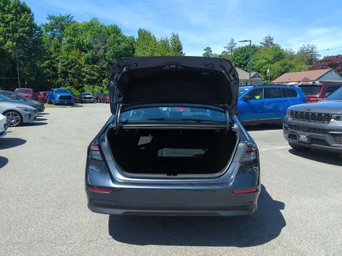 Used 2023 Honda Accord EX image 36