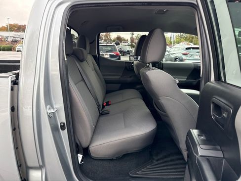 Used 2022 Toyota Tacoma SR image 22
