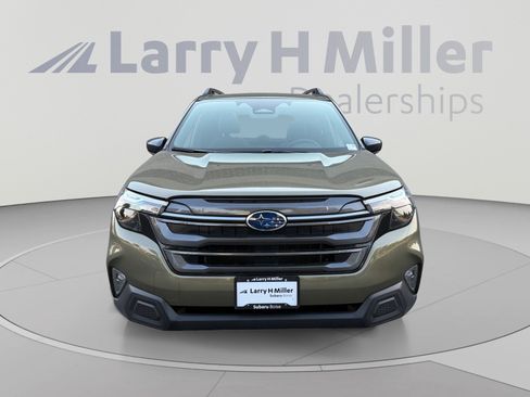 Used 2026 Subaru Forester Premium AWD/4WD image 8