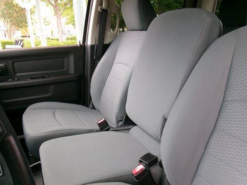 Used 2017 RAM 1500 Express RWD image 20