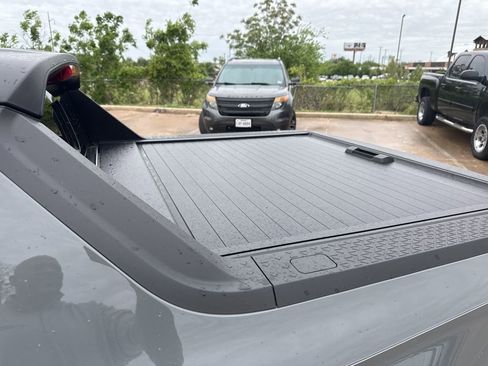 Used 2025 Hyundai Santa Cruz SEL image 11