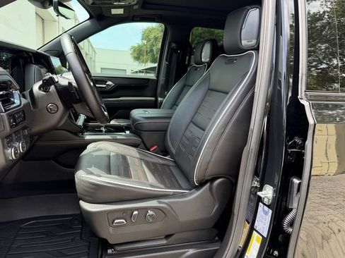 Certified 2025 GMC Yukon XL AT4 Ultimate AWD/4WD image 12