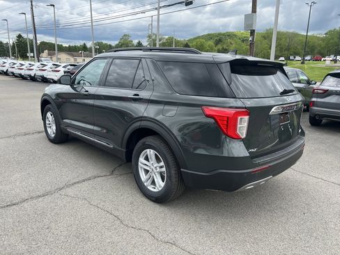 Used 2024 Ford Explorer XLT w/ Equipment Group 202A image 5