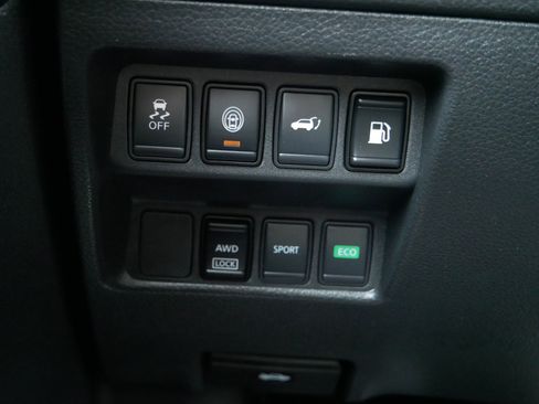 Used 2019 Nissan Rogue SV image 26