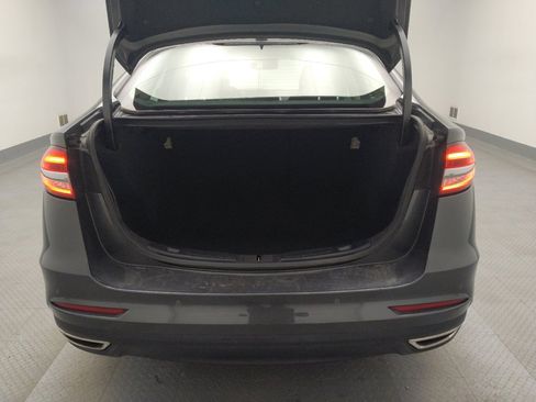 Used 2020 Ford Fusion SE image 29