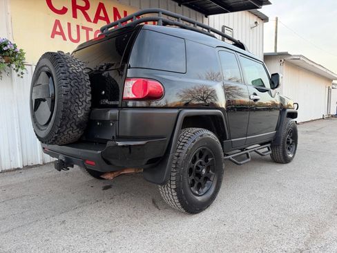 Used 2011 Toyota FJ Cruiser 4WD w/ Upgrade Pkg image 37
