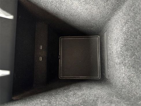 Used 2023 Rivian R1S Launch Edition image 29