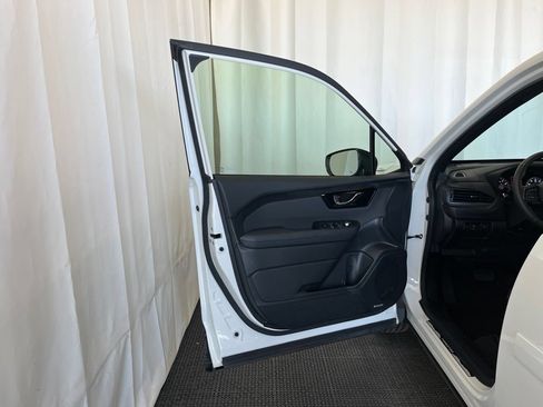 Used 2025 Subaru Forester Limited AWD/4WD image 18