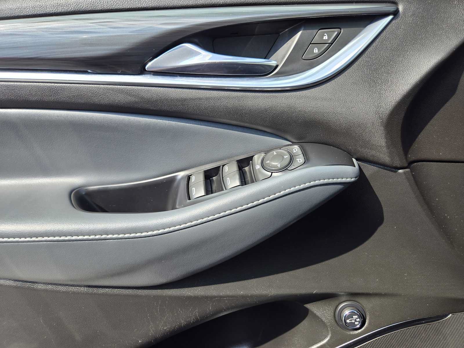 Certified 2023 Buick Enclave Essence w/ Experience Buick Package FWD image 22