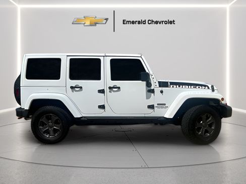 Used 2017 Jeep Wrangler Unlimited Rubicon AWD/4WD image 8