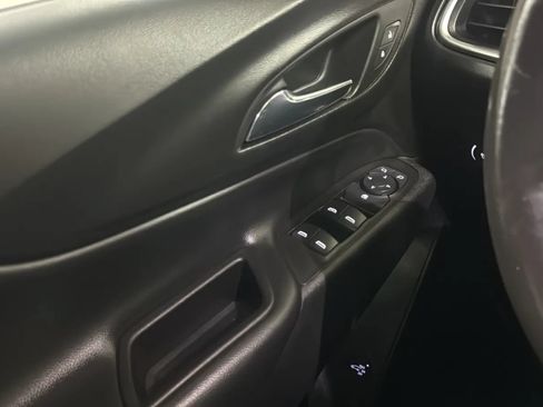 Used 2019 Chevrolet Equinox LT AWD/4WD image 16