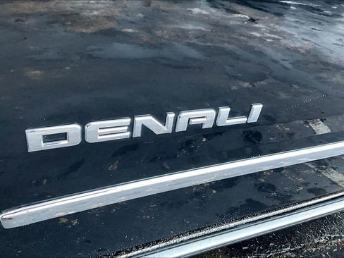 Used 2019 GMC Yukon Denali w/ Denali Ultimate Package image 25