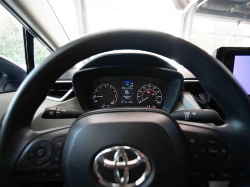 Used 2025 Toyota Corolla LE w/ LE Premium Package FWD image 15