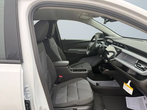 New 2027 Chevrolet Bolt LT w/ Comfort Package FWD image 15