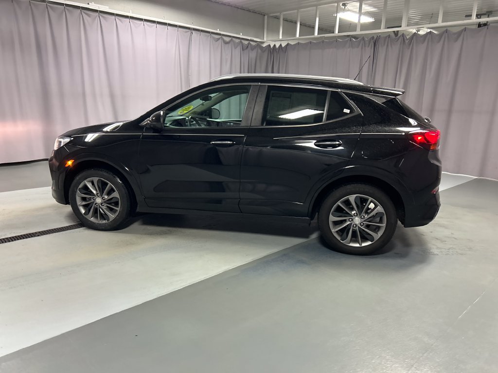 Used 2022 Buick Encore GX Preferred w/ Sport Touring Package FWD image 4