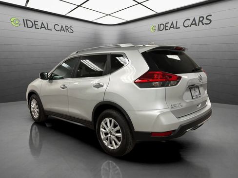 Used 2017 Nissan Rogue SV FWD image 3