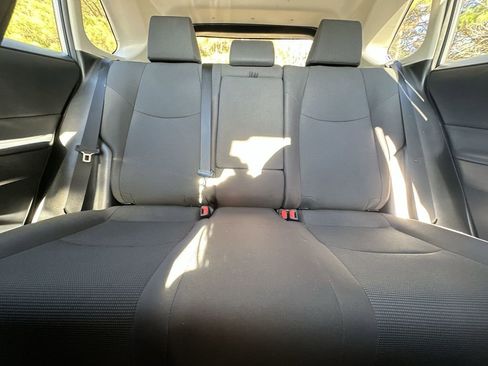 Used 2021 Toyota RAV4 LE image 27