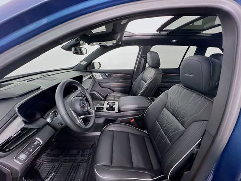 Certified 2025 Buick Enclave Avenir w/ Trailering Package, 5000 lbs. AWD/4WD image 20