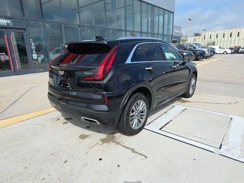 Used 2024 Cadillac XT4 Premium Luxury image 5
