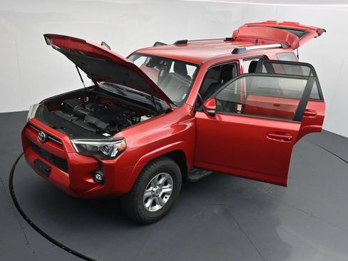 Used 2022 Toyota 4Runner SR5 Premium AWD/4WD image 26