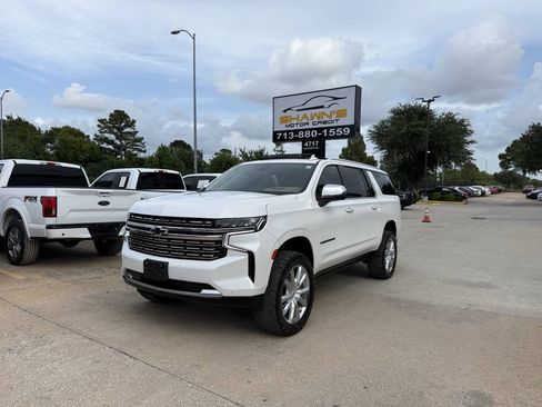 Used 2021 Chevrolet Suburban Premier AWD/4WD image 3