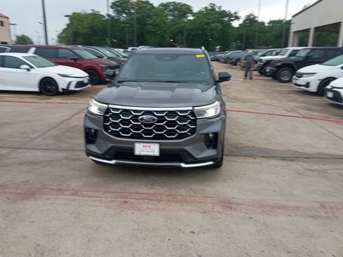 Used 2025 Ford Explorer Platinum w/ LUX Leather Package image 5