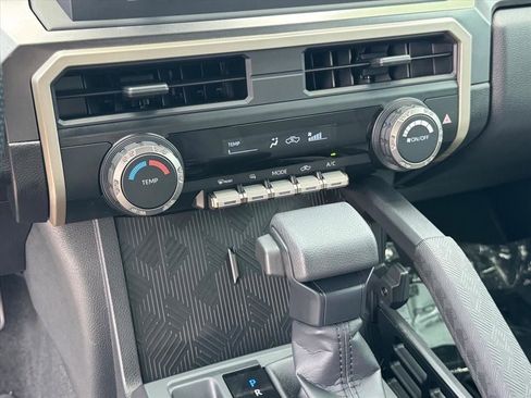 Used 2025 Toyota Tacoma SR5 AWD/4WD image 24