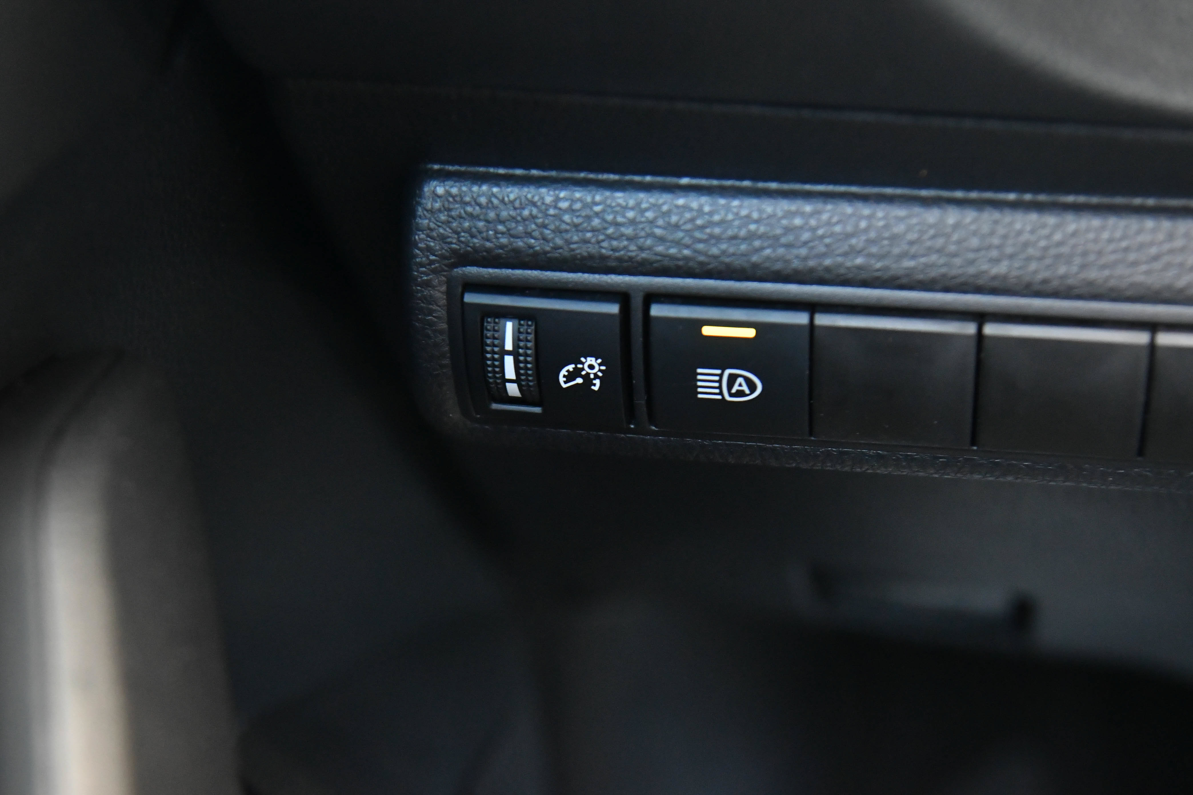 Used 2025 Toyota Corolla LE FWD image 31