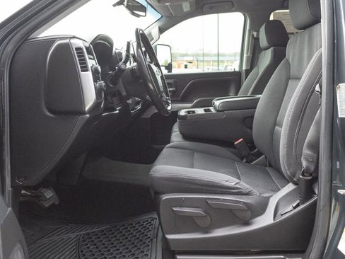 Used 2018 Chevrolet Silverado 1500 LT image 16