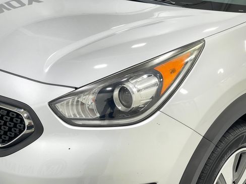 Used 2019 Kia Niro LX FWD image 31