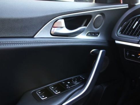 Used 2018 Kia Stinger GT2 image 14