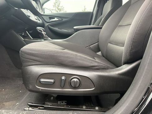 Used 2022 Chevrolet Malibu LT image 37