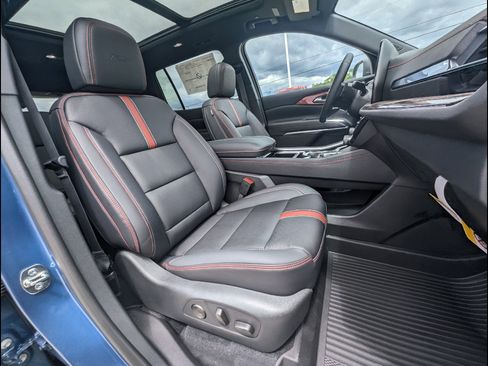 New 2026 Chevrolet Traverse RS w/ LPO, Floor Liner Package AWD/4WD image 13