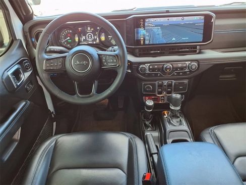 Used 2024 Jeep Wrangler Unlimited Rubicon 4xe image 19