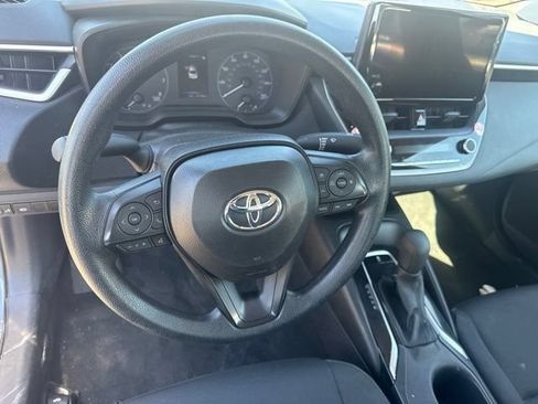 Used 2025 Toyota Corolla LE FWD image 7