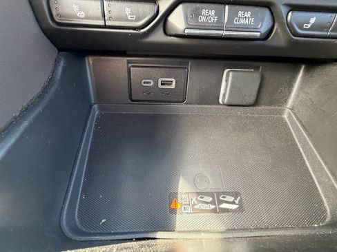 Used 2024 Chevrolet Suburban LT AWD/4WD image 29