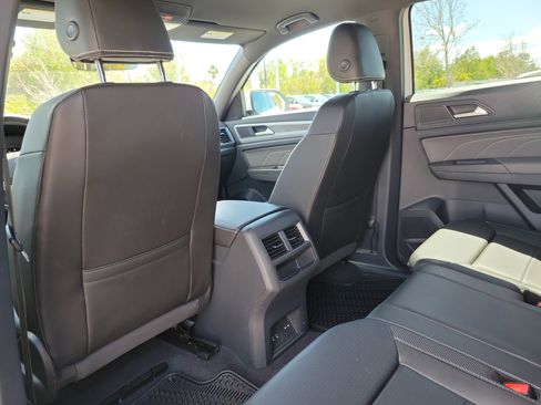 Used 2023 Volkswagen Atlas Cross Sport SE image 16