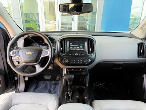 Used 2017 Chevrolet Colorado W/T w/ WT Convenience Package RWD image 2