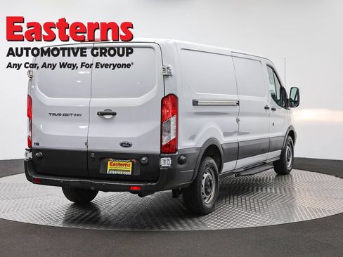 Used 2018 Ford Transit 250 148 Low Roof RWD image 5