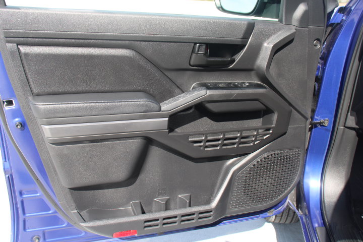 Certified 2025 Toyota Tacoma SR5 AWD/4WD image 11