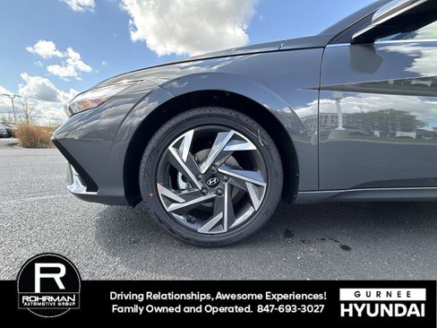 New 2026 Hyundai Elantra Limited FWD image 12
