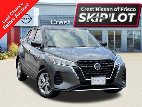 Certified 2021 Nissan Kicks S image 1