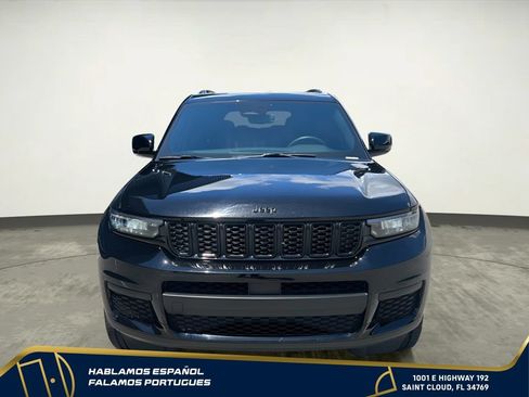 Used 2024 Jeep Grand Cherokee L Altitude AWD/4WD image 9