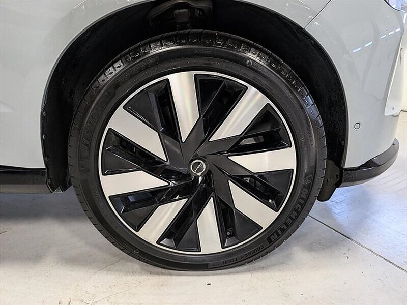 Used 2025 Volvo EX90 Ultra AWD/4WD image 12