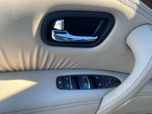 Used 2024 Nissan Armada SL w/ Captain's Chairs Package image 11