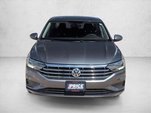 Used 2021 Volkswagen Jetta FWD image 2