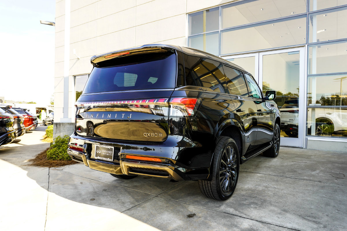 New 2026 INFINITI QX80 Autograph w/ Premium Cargo Package AWD/4WD image 12