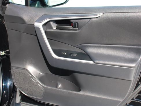 Certified 2025 Toyota RAV4 LE image 18