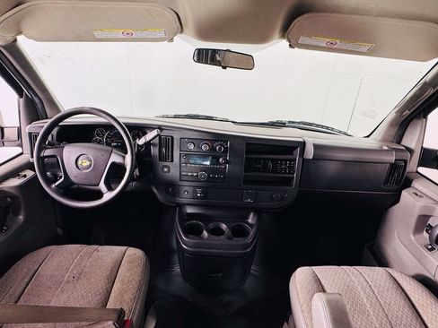 Used 2015 Chevrolet Express 2500 RWD image 13